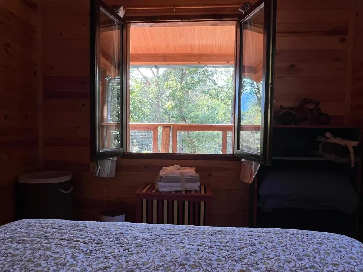 Rustic Cabin in the Woods/Cabaña en el bosque Amer